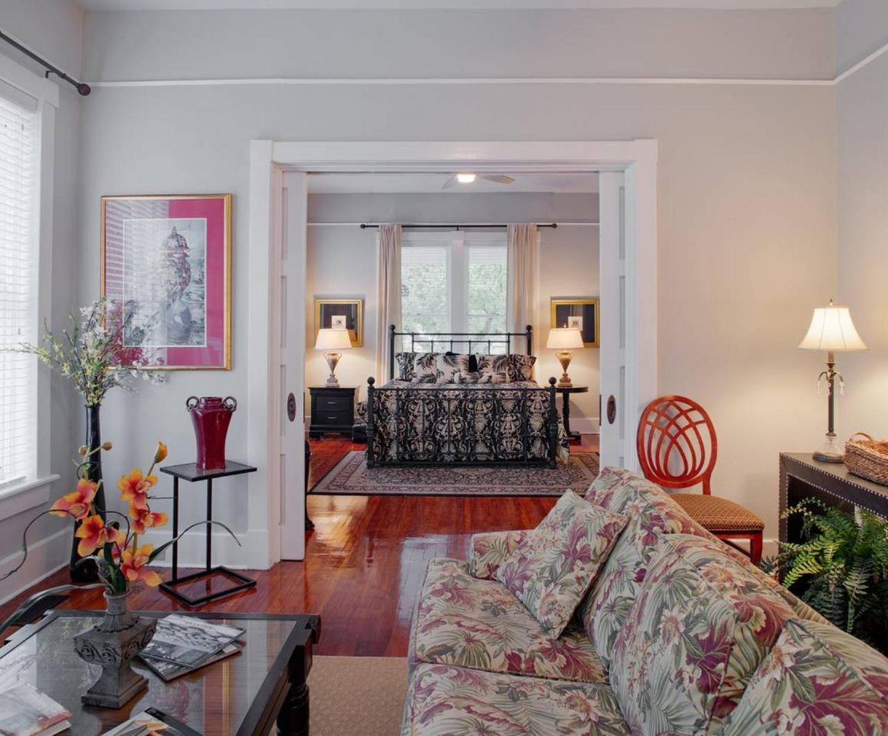 420Waldburg A - Modern Apt With Southern Charm Blocks From Forsyth Apartamento Savannah Exterior foto